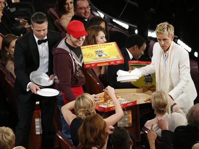 Simak Keseruan Para Seleb Hollywood Pesta Pizza di Oscars 2014